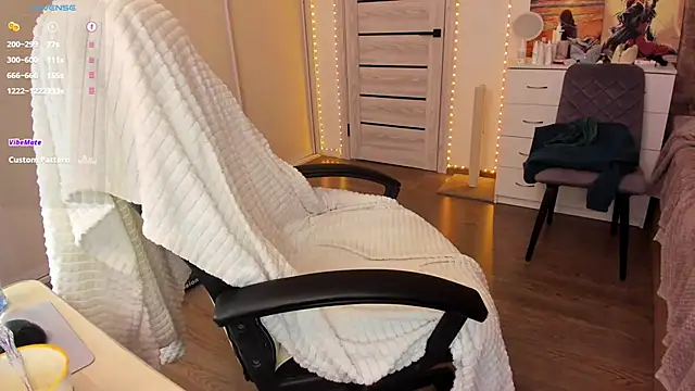 Ophelia mm online show from 10-15-25, 06:24