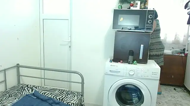 Snapshot of RidemerafSuzana chatting on 02-25-25, 01:28 RidemerafSuzana online show from 02-25-25, 01:28