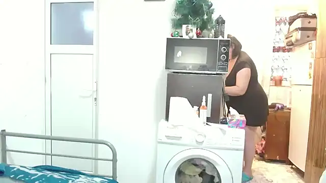 Snapshot of RidemerafSuzana chatting on 12-03-25, 11:41 RidemerafSuzana online show from 12-03-25, 11:41