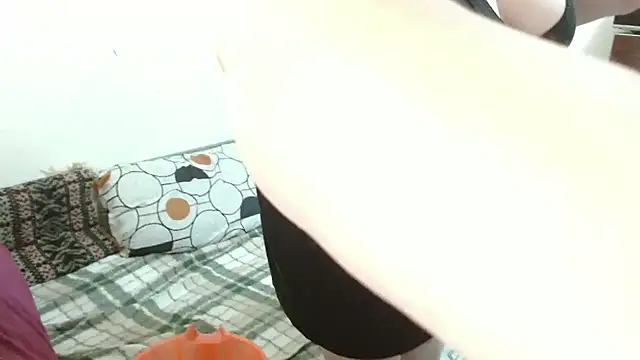 Snapshot of RidemerafSuzana chatting on 02-13-26, 12:56 RidemerafSuzana online show from 02-13-26, 12:56