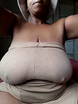 winterqueenx online show from 11-16-25, 12:44