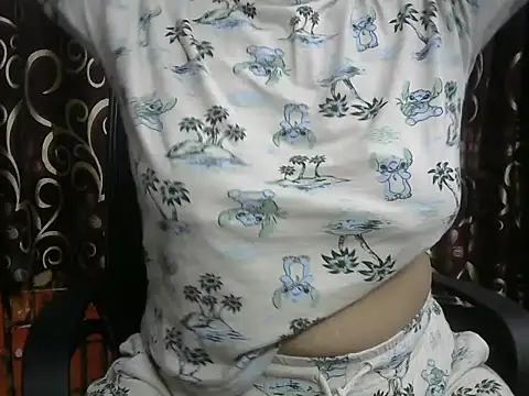 Snapshot of Bold-Radhika chatting on 11-29-25, 12:30 Bold-Radhika online show from 11-29-25, 12:30