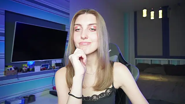 CassiaBlade1 online show from 09-18-25, 06:43