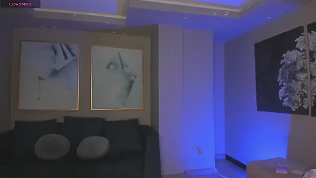 AnaDurant online show from 10-31-25, 07:26