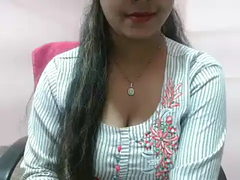 LovingPihu online show from 02-07-25, 11:23