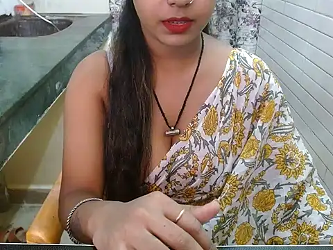 LovingPihu online show from 10-16-25, 05:52