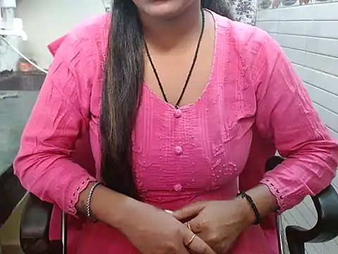 LovingPihu online show from 10-19-25, 05:08