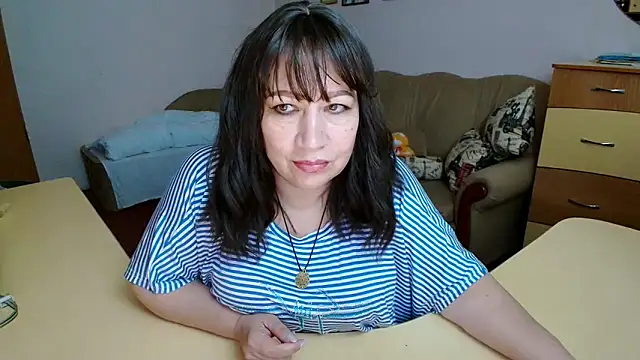 Lucretia Goldi  online show from 10-19-25, 08:42