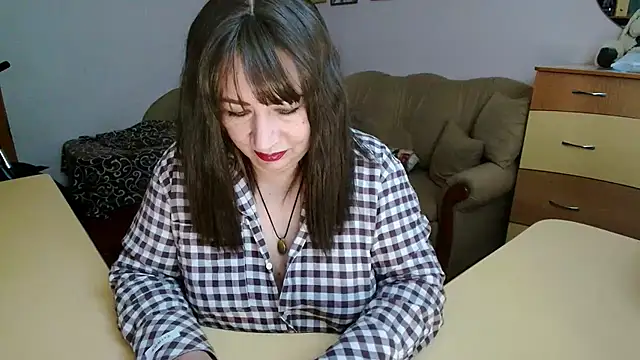 Lucretia Goldi  online show from 06-12-26, 10:19