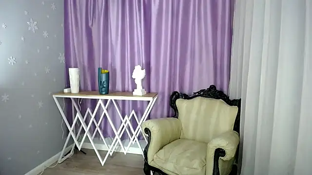 queen a n i online show from 01-26-25, 09:19