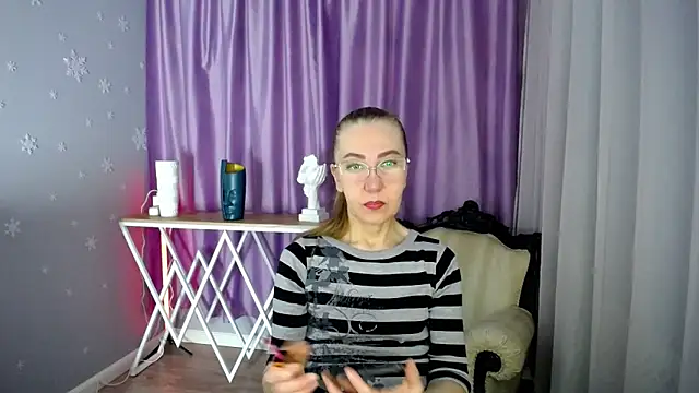 queen a n i online show from 01-30-25, 08:54