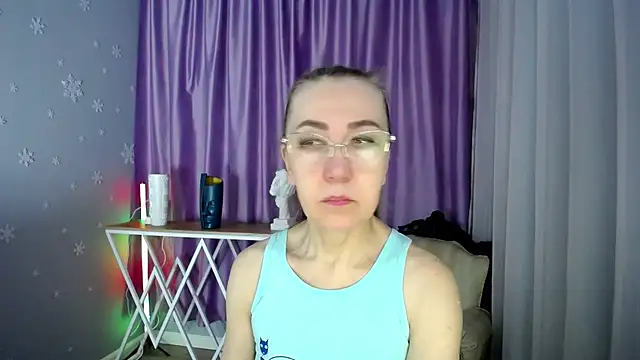 queen a n i online show from 02-18-25, 08:59