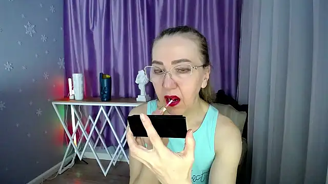 queen a n i online show from 02-21-25, 08:40