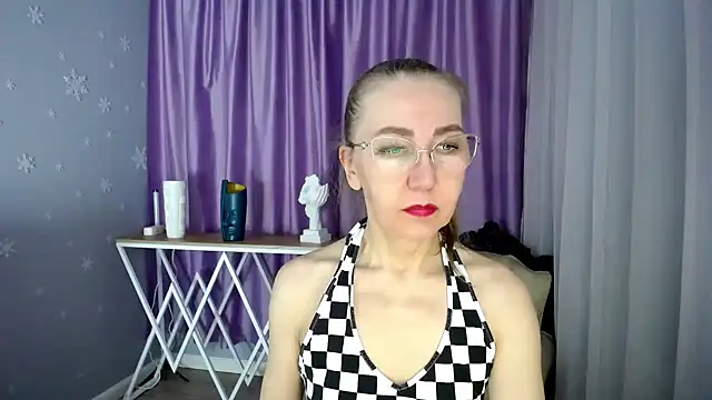 queen a n i online show from 02-26-25, 08:59