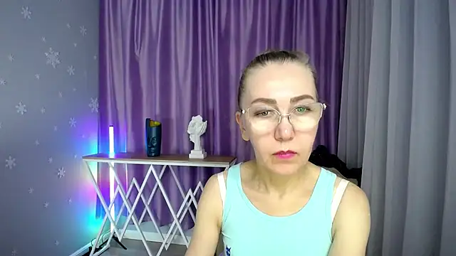 queen a n i online show from 09-15-25, 10:04