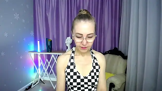 queen a n i online show from 09-24-25, 09:34