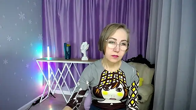 queen a n i online show from 10-29-25, 09:00