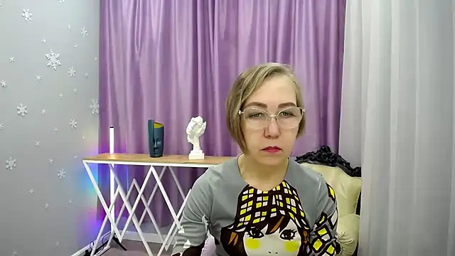 queen a n i online show from 11-17-25, 12:00