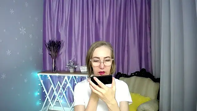 queen a n i online show from 03-28-26, 07:52