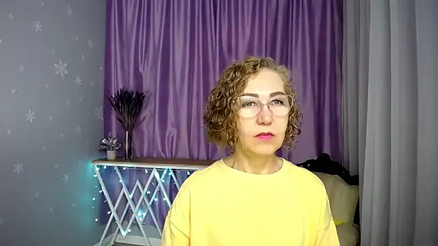 queen a n i online show from 06-13-26, 03:59