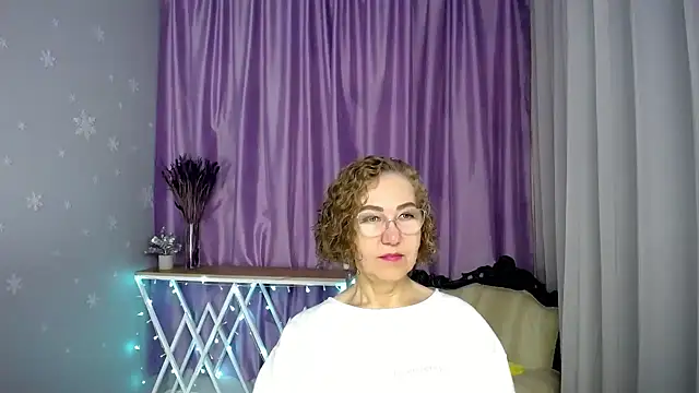 queen a n i online show from 06-14-26, 04:36