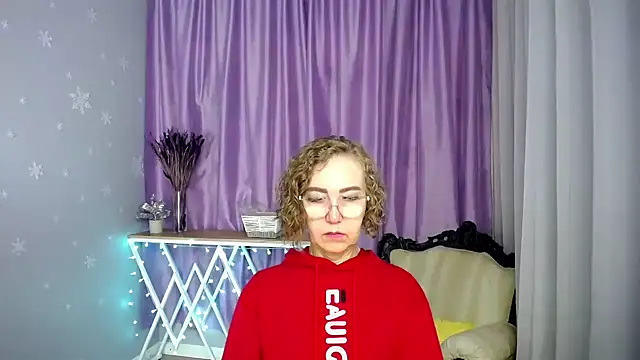 queen a n i online show from 06-18-26, 05:51