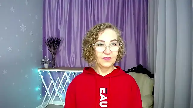 queen a n i online show from 06-18-26, 09:14