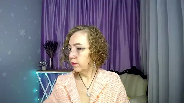 queen a n i online show from 06-19-26, 06:07