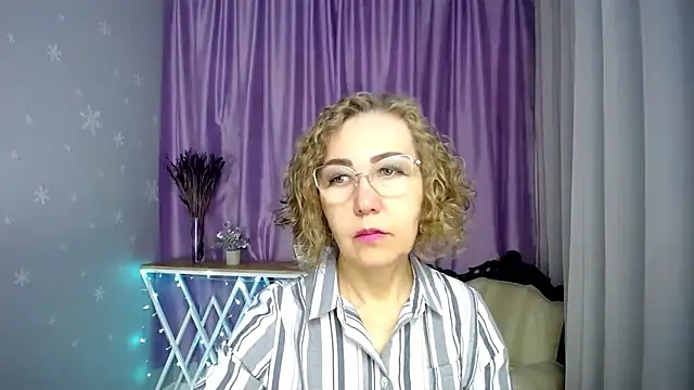 queen a n i online show from 06-25-26, 08:08