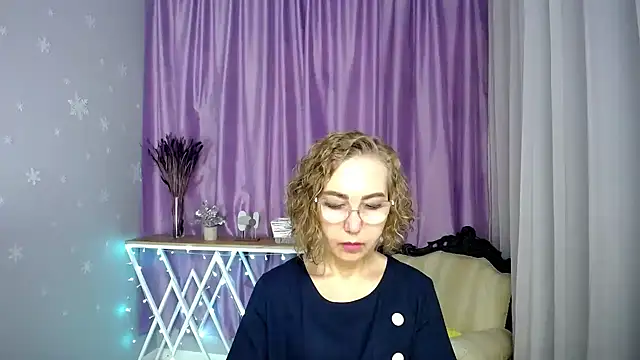 queen a n i online show from 07-08-26, 08:52
