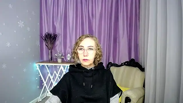 queen a n i online show from 07-18-26, 08:18