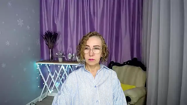 queen a n i online show from 07-22-26, 06:16