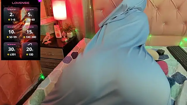 Snapshot of DarshaKhemu chatting on 12-17-24, 11:27 DarshaKhemu online show from 12-17-24, 11:27