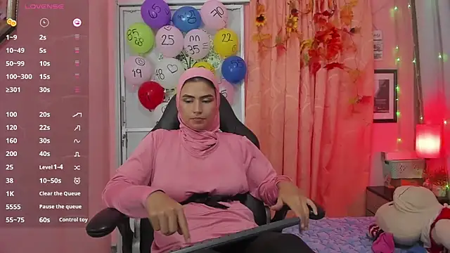 Snapshot of DarshaKhemu chatting on 03-15-25, 12:04 DarshaKhemu online show from 03-15-25, 12:04