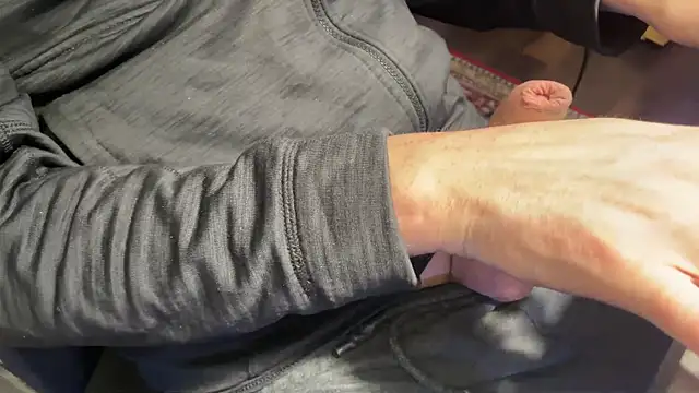 Snapshot of alonglongdidong chatting on 03-11-26, 09:54 alonglongdidong online show from 03-11-26, 09:54