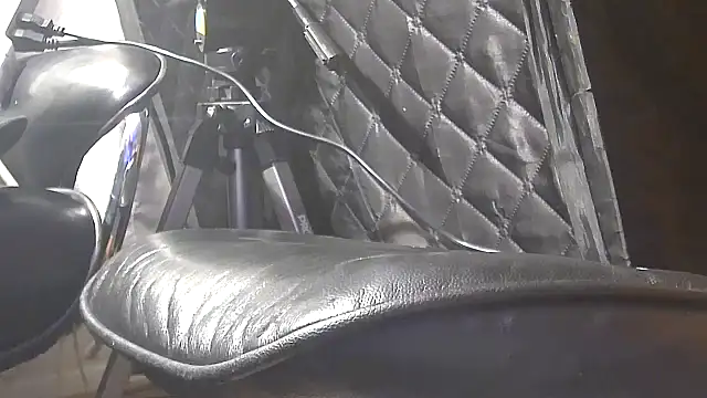 Snapshot of TheHellBilly chatting on 10-03-25, 11:13 TheHellBilly online show from 10-03-25, 11:13