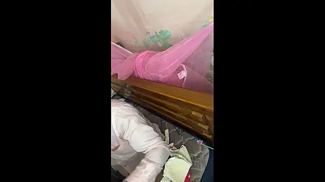 Snapshot of falooda288 chatting on 10-24-25, 02:57 falooda288 online show from 10-24-25, 02:57