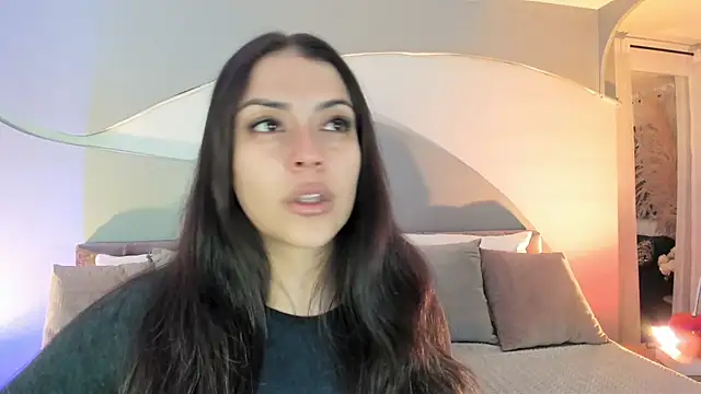 Nicolle W online show from 11-12-25, 11:43