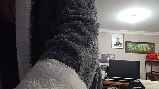 Snapshot of AmateurGuy23 chatting on 10-26-25, 04:13 AmateurGuy23 online show from 10-26-25, 04:13