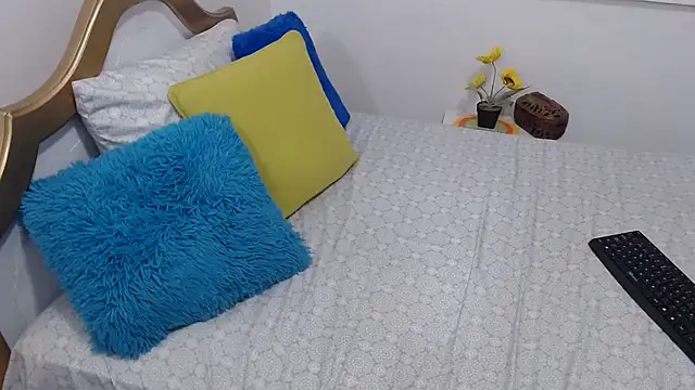 emiliaa hot online show from 03-05-25, 10:21