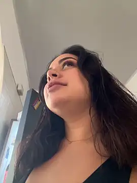 Snapshot of susy_angel chatting on 06-11-26, 05:00 susy angel online show from 06-11-26, 05:00