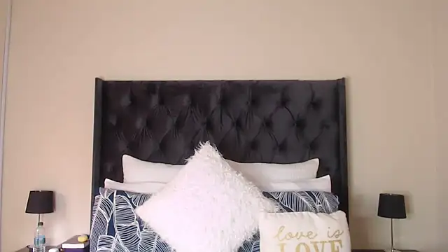 Snapshot of Sexynaughty_Gal chatting on 03-02-25, 08:38 Sexynaughty Gal online show from 03-02-25, 08:38