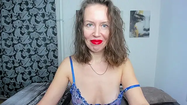 Snapshot of BrendaCain chatting on 02-03-25, 12:36 BrendaCain online show from 02-03-25, 12:36