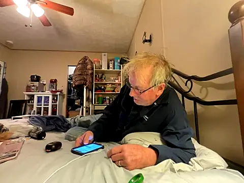 Snapshot of jck1m0t chatting on 11-24-25, 12:32 jck1m0t online show from 11-24-25, 12:32