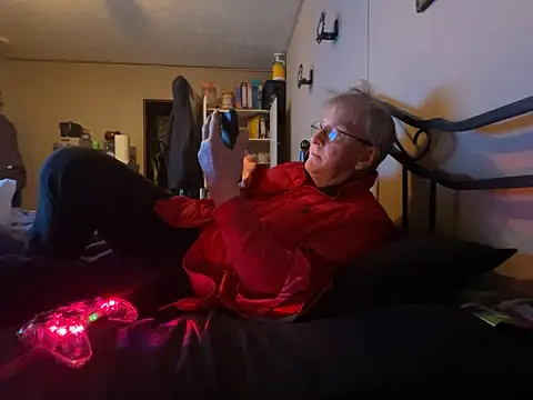 Snapshot of jck1m0t chatting on 12-14-25, 01:33 jck1m0t online show from 12-14-25, 01:33