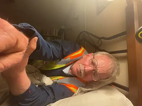 Snapshot of jck1m0t chatting on 02-17-26, 01:13 jck1m0t online show from 02-17-26, 01:13