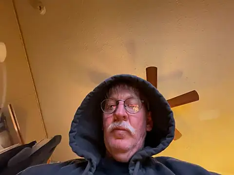 Snapshot of jck1m0t chatting on 03-03-26, 04:07 jck1m0t online show from 03-03-26, 04:07