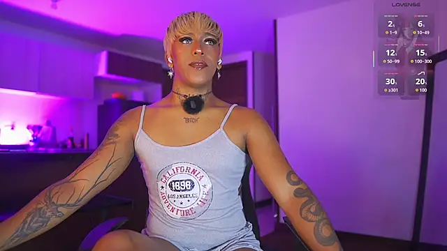 Snapshot of AmberRaus chatting on 11-16-25, 03:56 AmberRaus online show from 11-16-25, 03:56