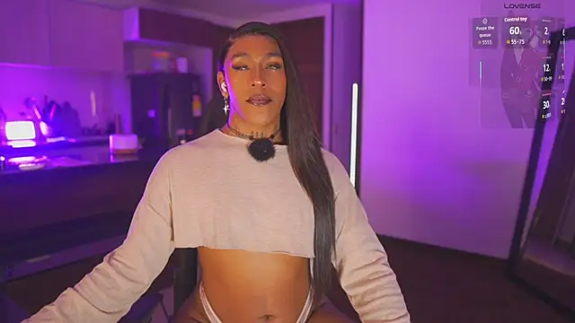 Snapshot of AmberRaus chatting on 12-14-25, 04:29 AmberRaus online show from 12-14-25, 04:29