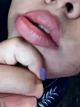 Srishtijain51 online show from 01-05-25, 02:52